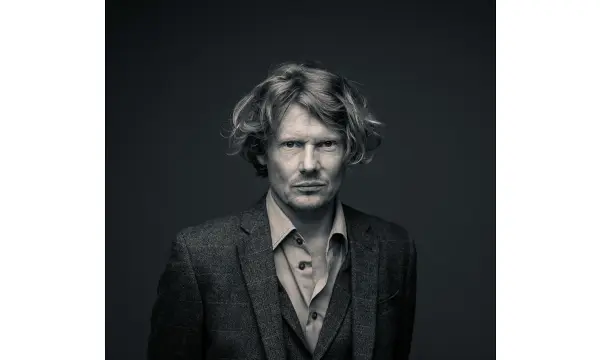Julian Rhind Tutt