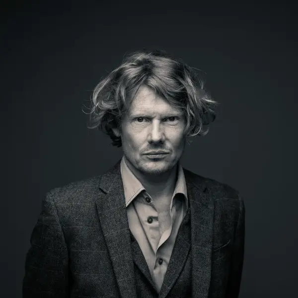 Julian Rhind-Tutt